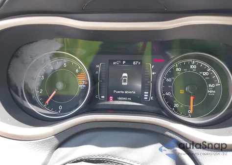 2017 Jeep Cherokee Latitude Fwd z USA, uszkodzony, nr VIN 1C4PJLCB9HD218839